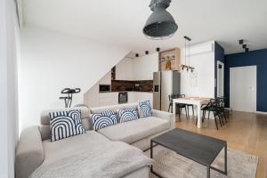Kapelanów Skyline Prestige Apartment by BookingHost