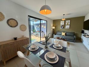 Casa Bugambilia Lourdes-Opico area Wi-Fi, pool, gym
