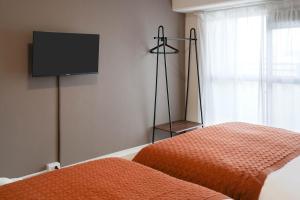 Shin Osaka St 2 mins Direct access to the airport