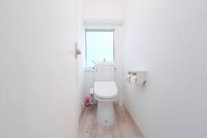 Shin Osaka St 2 mins Direct access to the airport
