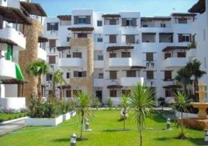 Beach and Pool Escape inMartil