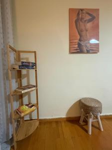 Kallisti Athens, 5 walk minutes from Metro