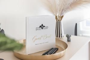 BASEKAMP Prime I Friends I Lake I Mountains I Luzern