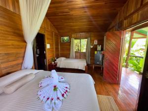 Cabañas Los Laguitos Rio Celeste