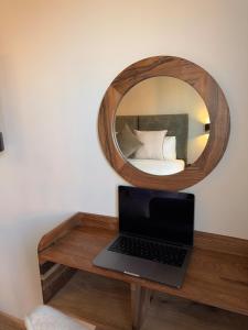 Chic Apartment - Pool - Private Residence