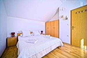 Villa Valentina with pool and close to beach
