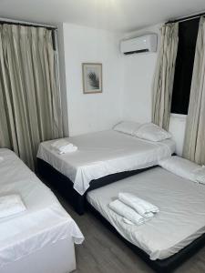 Spacious Family Stay CABLE TV WIFI Oceanside Pool & Private Beach 2 BDRM