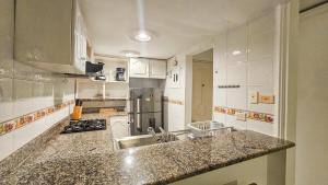 Spacious Family Stay CABLE TV WIFI Oceanside Pool & Private Beach 2 BDRM