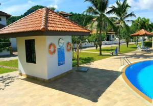 Villa Vikaya - private Unterkunft mit Pool, Strandnähe