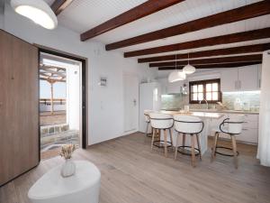 Azure Sea View Apartment Near The Airport