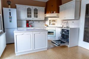 Entire Villa for 6 near Bled -Private Garden, Grill & Free Parking