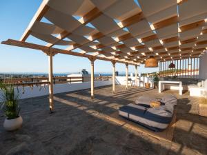 Azure Sea View Apartment Near The Airport