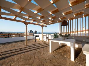 Azure Sea View Apartment Near The Airport
