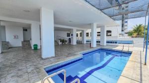Balcony City Sunset View Sleeps 9 Beach & Pool