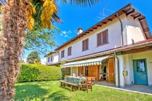 Home Sweet Home Garden & Lake View - Happy Rentals