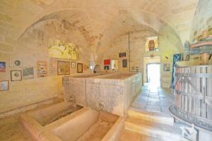 Masseria Le Palmentelle Pool And Garden - Happy Rentals