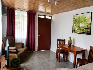 Nuevo Arenal CASA PALMERA
