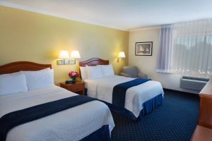 Superior Double Room with Two Double Beds room in The Marina Inn on San Francisco Bay