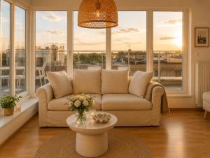 Panoramic River View & Terrace