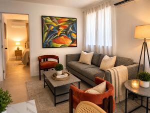 Sunlit Miami Escape, Steps from It All