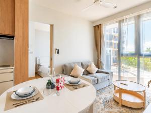 Sky Park Laguna 2BR Condo with Balcony