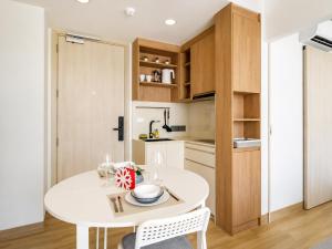 Sky Park Laguna 2BR Condo with Balcony