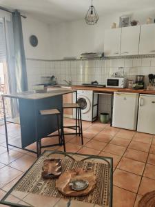 Studio 35m2 rénové et tout équipé cœur de ville Béziers