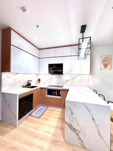 Cozy 1 BR Sub-penthouse in the heart of Haiphong
