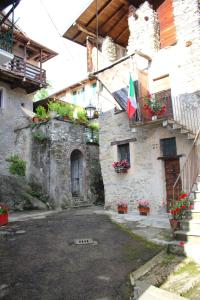 Casa Roccia-tra bosco, passeggiate e Lago Maggiore