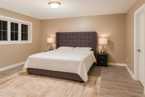 Spacious 6BR Family Home in Brampton