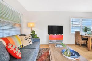 Freshly Remodeled Island Suite w Pool & Pet Friendly