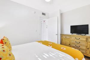 Freshly Remodeled Island Suite w Pool & Pet Friendly