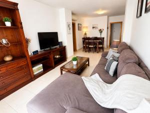 Apartamento "Bella Bahía" - over 25 years old & Families - Swimming Pool - Parking - Tranquility - Good Conections
