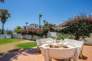 Lovely House with a Sea View, 220 m from the Beach