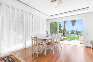 Lovely House with a Sea View, 220 m from the Beach