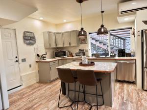 Davis Avenue Luxury Lodge