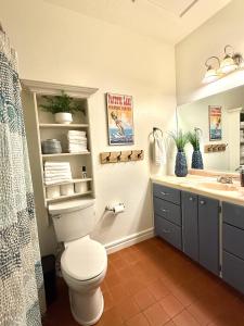 Davis Avenue Luxury Lodge