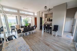 Casa Ola Relax in private neighborhood with pool