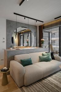 One Luxury Apartments - One Lake Club II