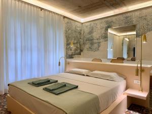 Brand new Scalinata Traditional stairway Luxury suite with Jacuzzi