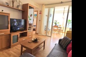 Paseo Marítimo Rainbow Oasis Beachfront 2 bed apartment