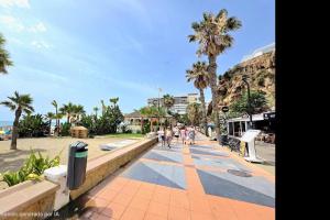Paseo Marítimo Rainbow Oasis Beachfront 2 bed apartment