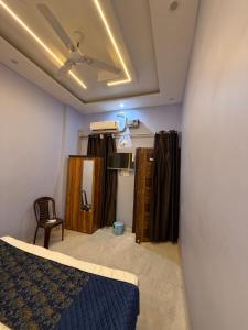 Hotel New Vedas Villa 15 Min from RAM temple