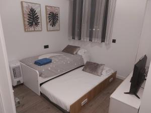 Apartamento Torre DArenas playa Victoria, piscina y parking
