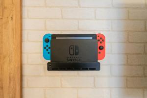 東聖居 難波 関空直通 天下茶屋駅7分 4ベッド Switchで遊べる宿