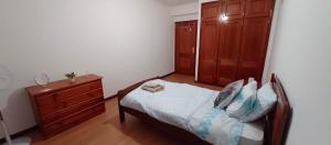Quarto de solteiro com varanda em viseu