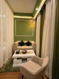 Midnight Atelier - Olive Luxe, Netflix & Chill