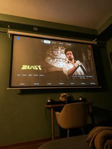 Midnight Atelier - Olive Luxe, Netflix & Chill