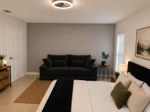 Disney Pool, Villa, Sleeps 13, Game Room