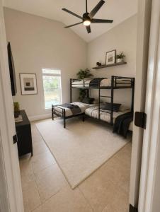Disney Pool, Villa, Sleeps 13, Game Room